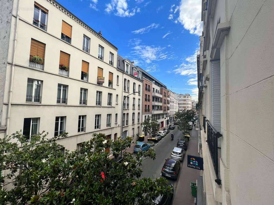 Vue coté rue - Appartement à ASNIERES-SUR-SEINE