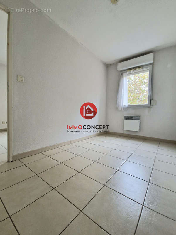 Appartement à BAGNOLS-SUR-CEZE