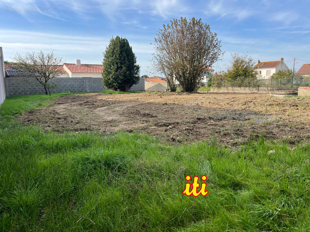 Terrain à L&#039;ILE-D&#039;OLONNE