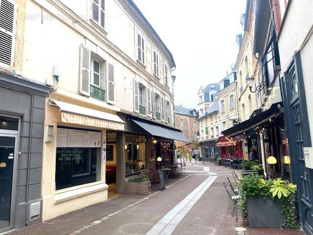 Commerce à TROUVILLE-SUR-MER