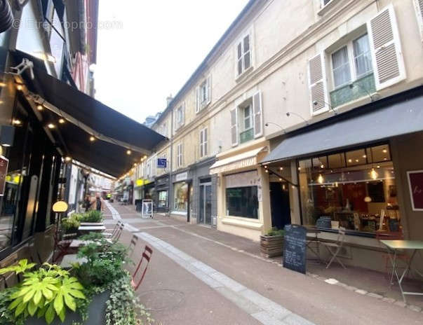 Commerce à TROUVILLE-SUR-MER