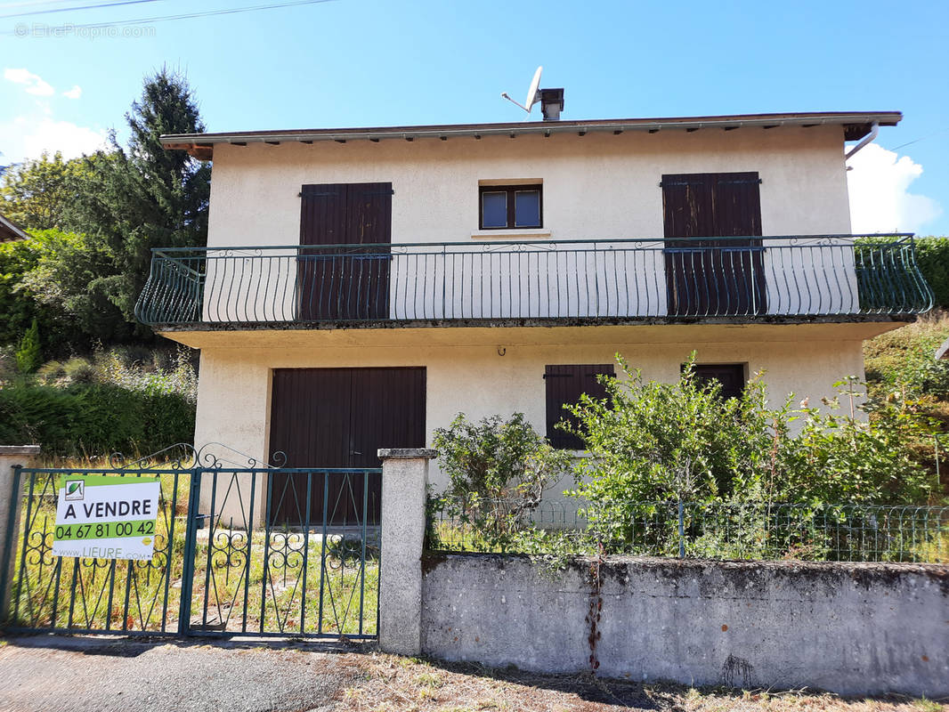 Maison à SAINT-JEAN-DU-BRUEL