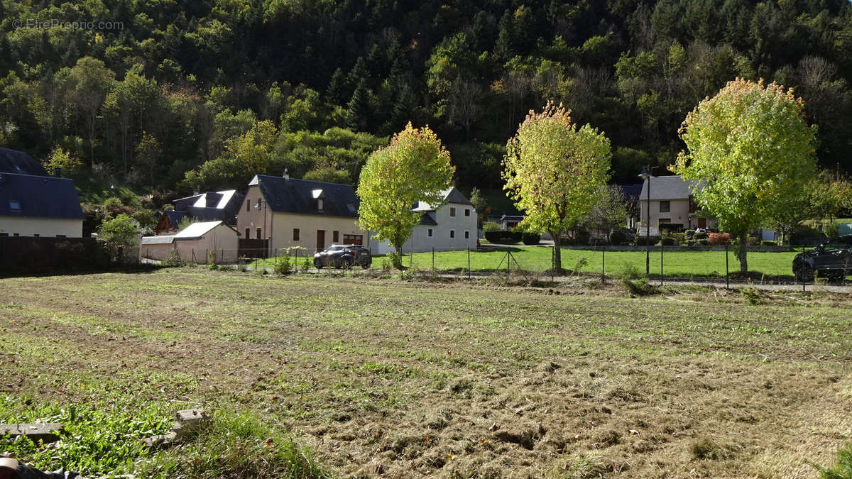 Terrain à GUCHEN