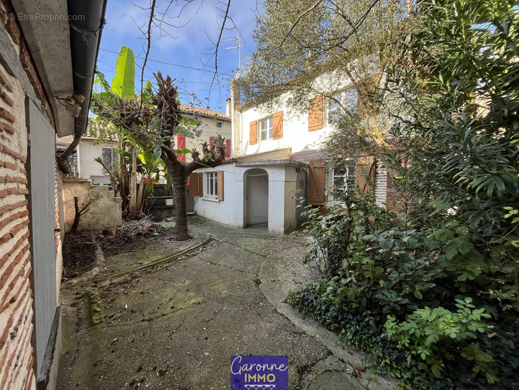 Maison à MONHEURT