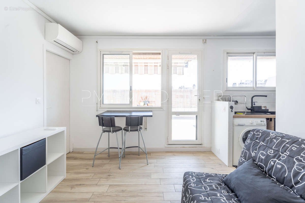 Appartement à MARSEILLE-5E