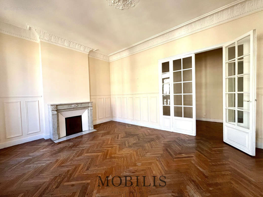 Appartement à MARSEILLE-8E