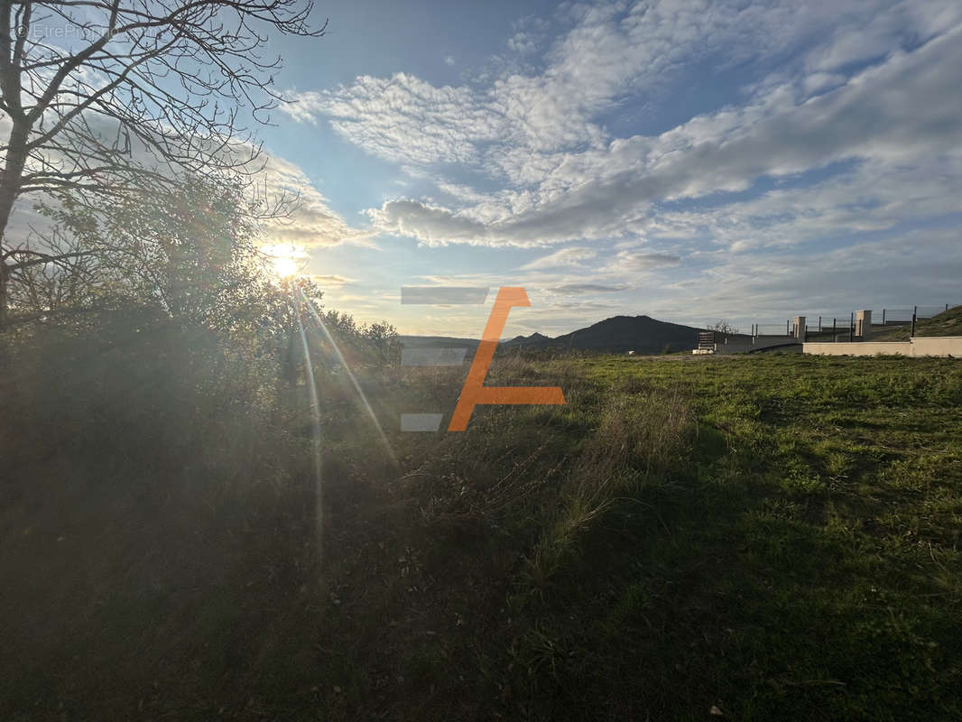 Terrain à SAINT-GERMAIN-LAPRADE