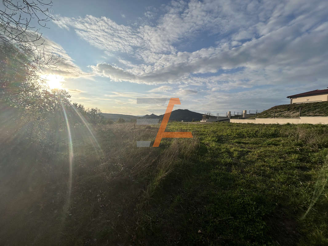 Terrain à SAINT-GERMAIN-LAPRADE