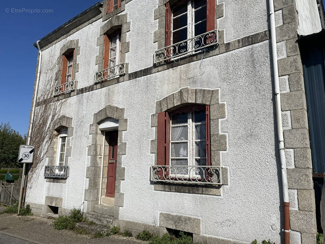 Appartement à GUERN