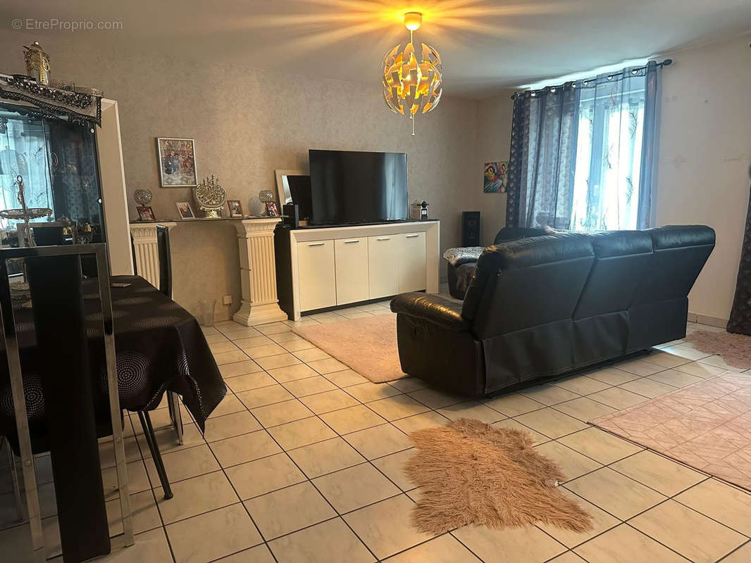 Appartement à SAINT-ETIENNE