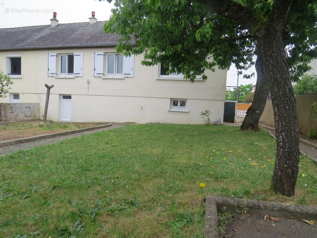 Maison à SABLE-SUR-SARTHE