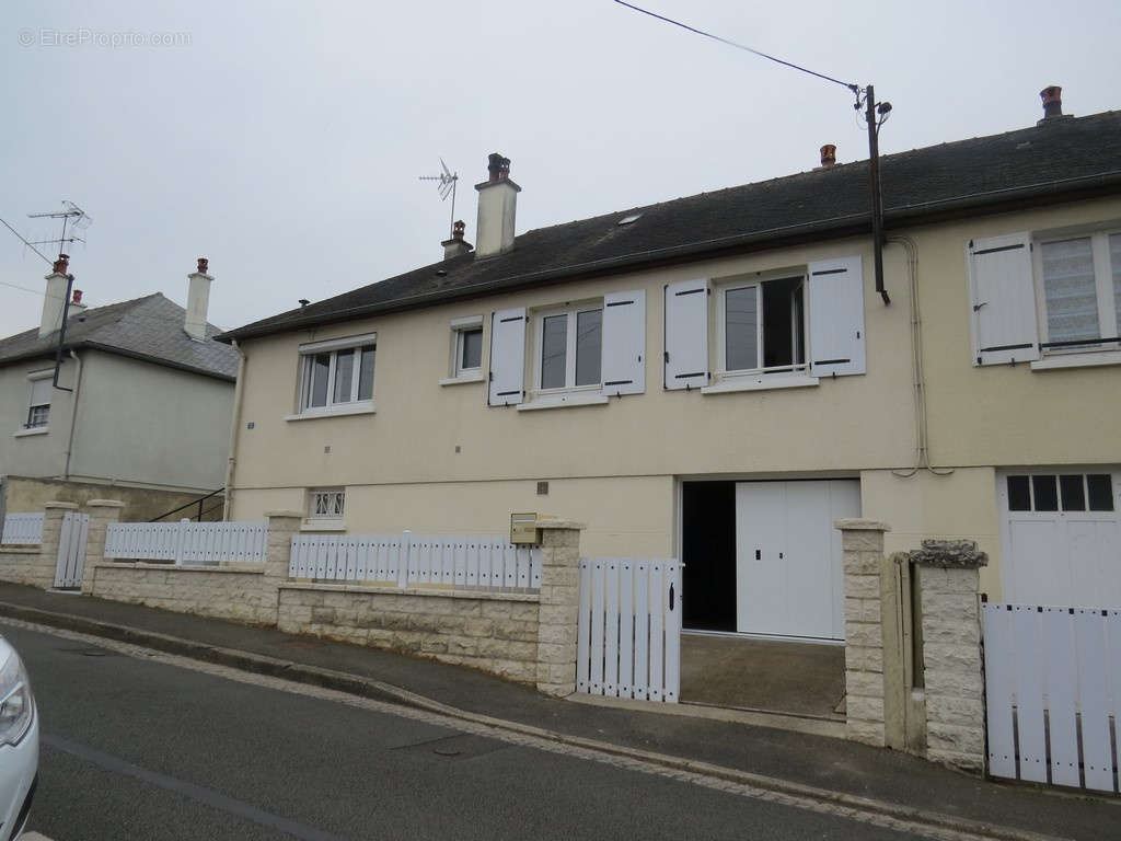 Maison à SABLE-SUR-SARTHE