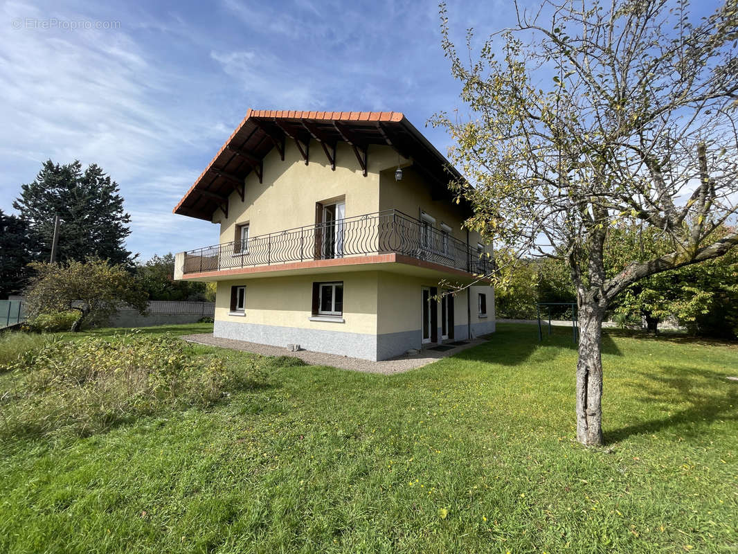 Maison à SAINT-AMANT-TALLENDE