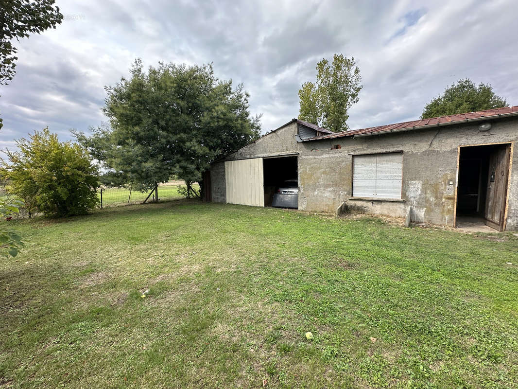 Maison à AMBARES-ET-LAGRAVE