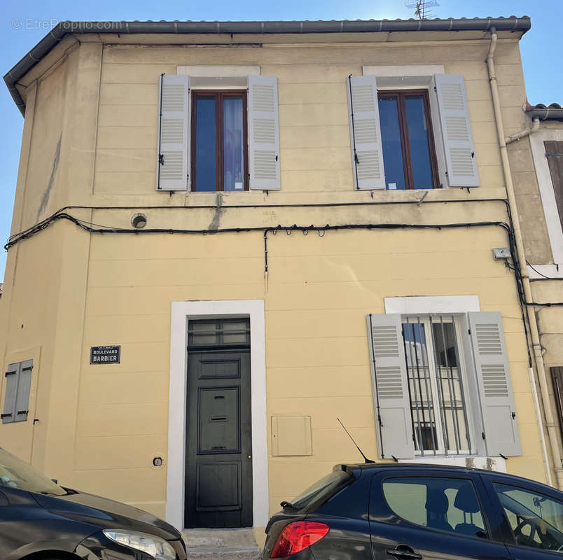 Appartement à MARSEILLE-4E