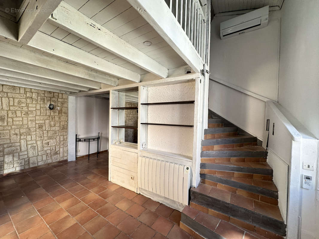 Appartement à MARSEILLE-4E