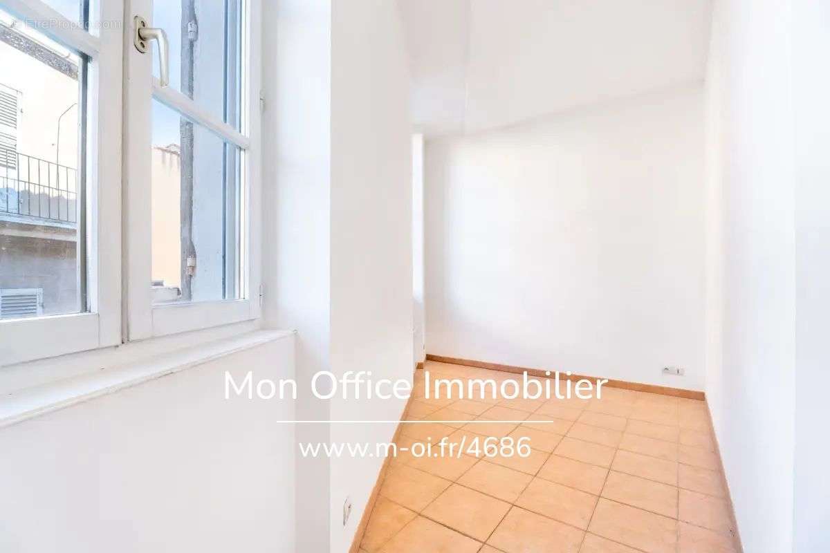 Appartement à MARSEILLE-1E