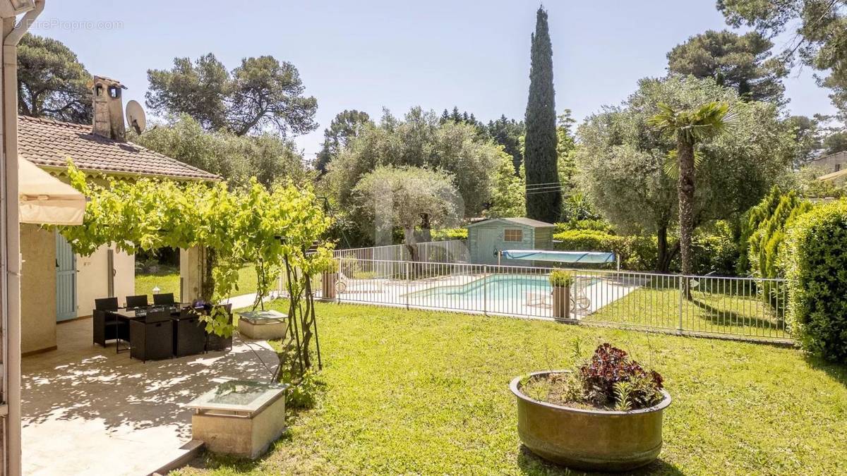 Maison à MOUGINS