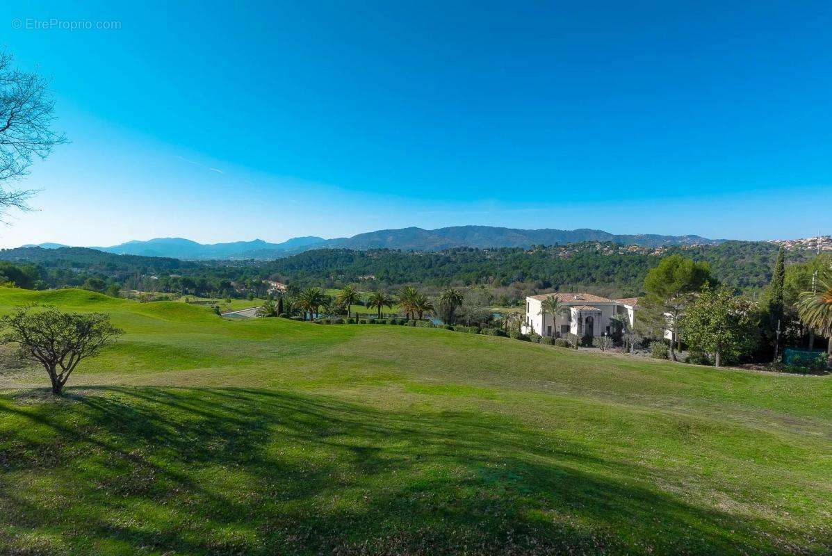 Maison à MOUGINS