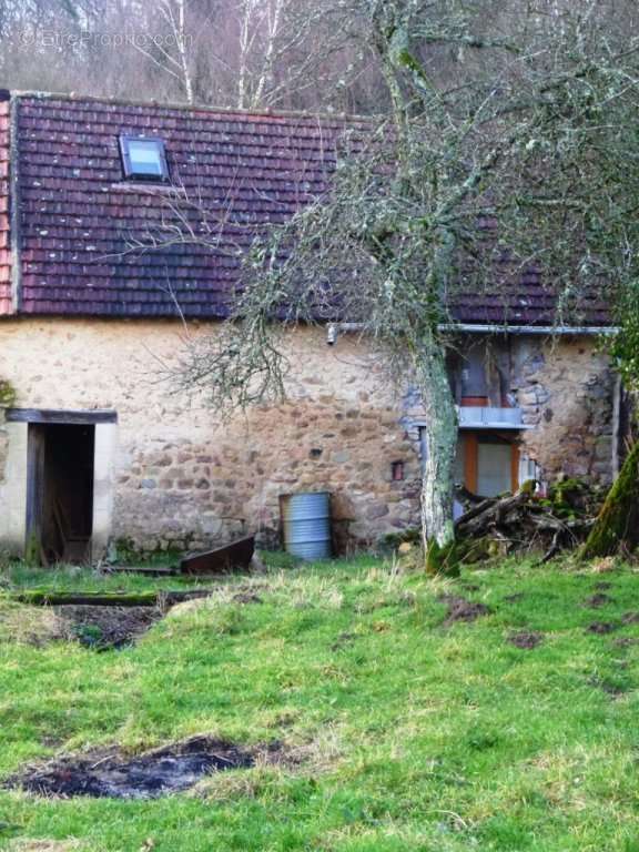 Maison à SAINT-SAULGE