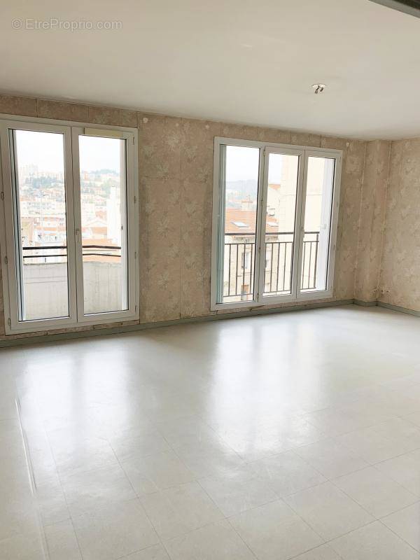 Appartement à SAINT-ETIENNE