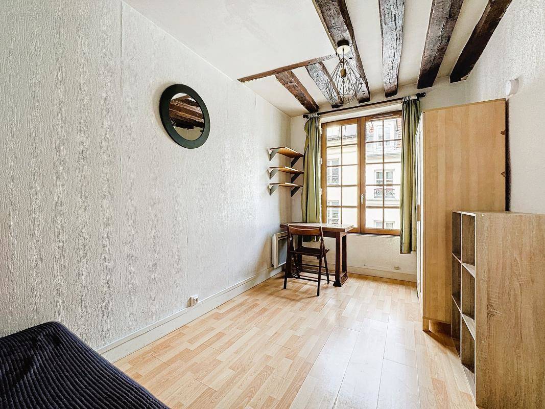 Appartement à PARIS-7E