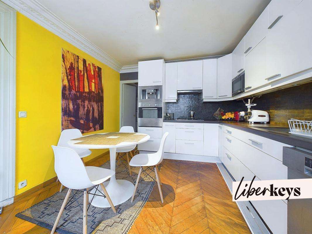 Appartement à PARIS-11E