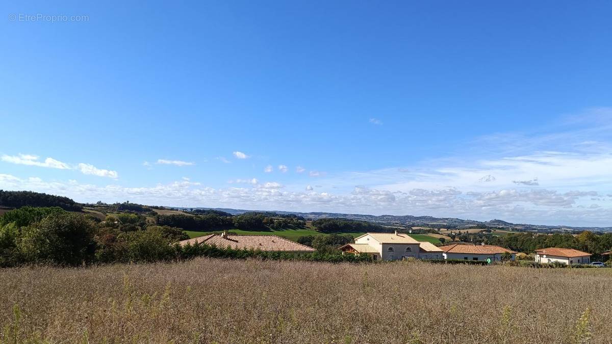 Terrain à CASTRES