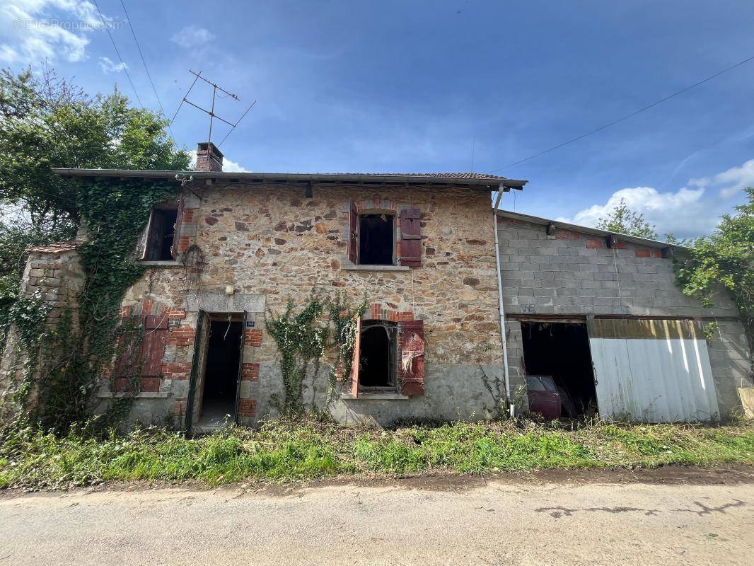 Maison à SAINT-LAURENT-LES-EGLISES