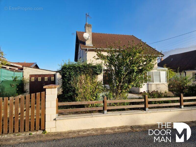 Maison à FRONCLES