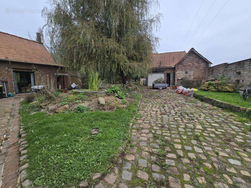 Maison à BAILLEUL-LES-PERNES