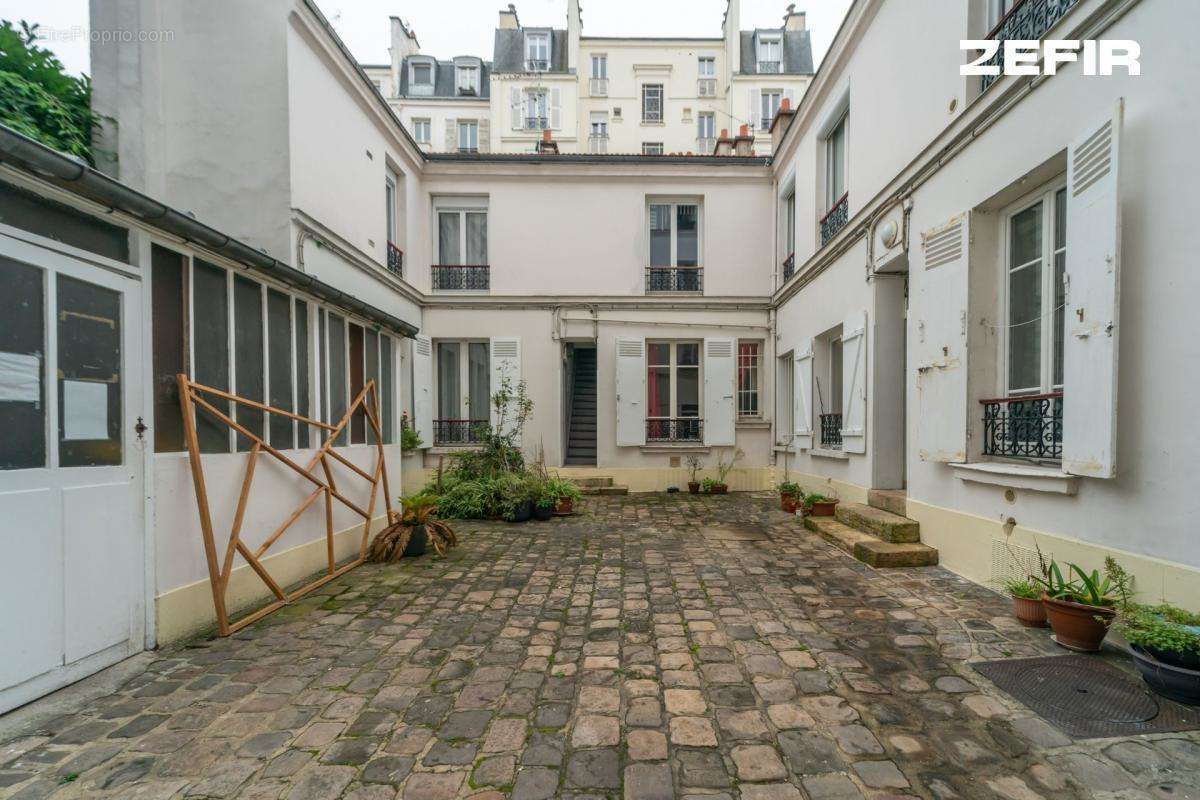 Appartement à LEVALLOIS-PERRET