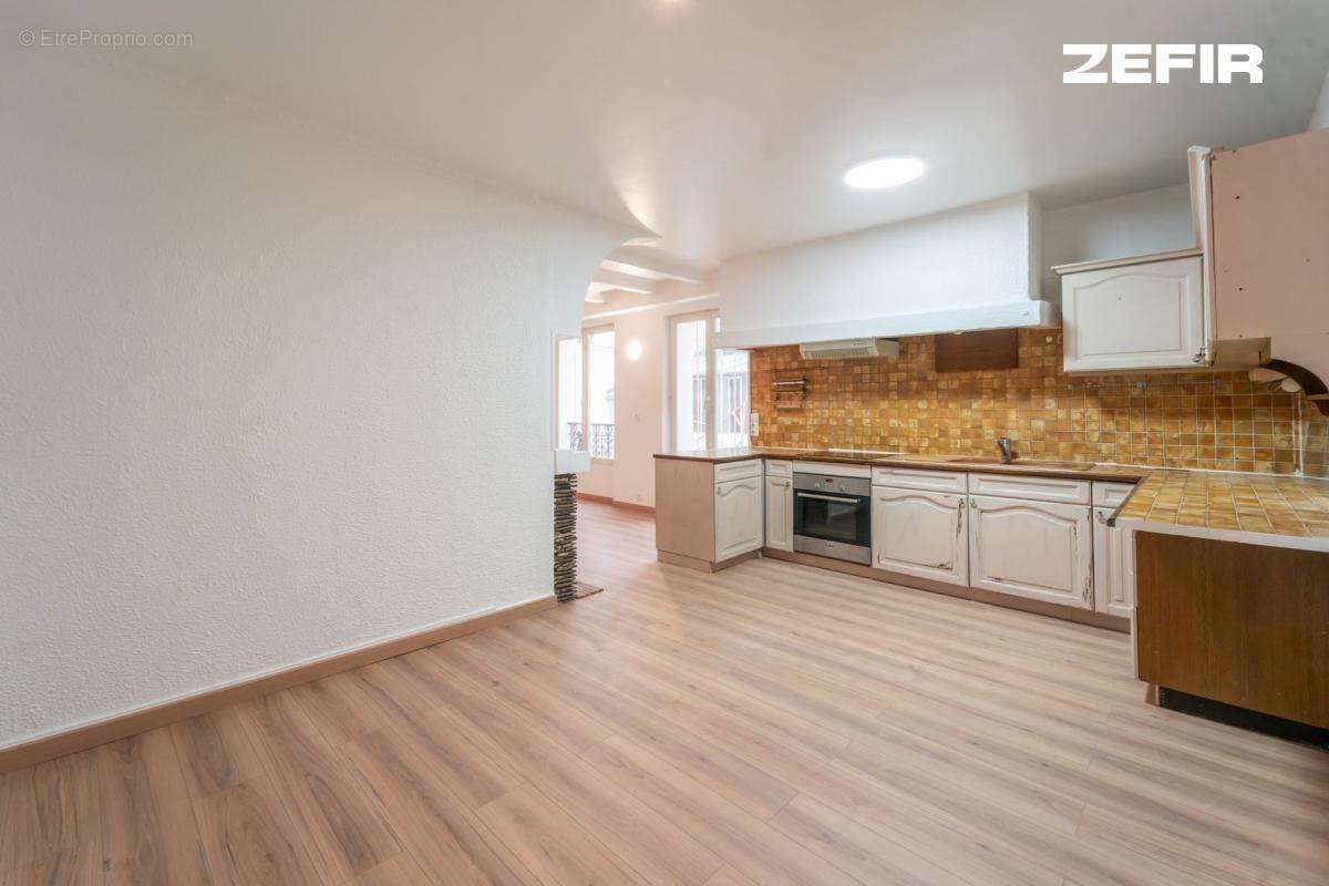 Appartement à LEVALLOIS-PERRET