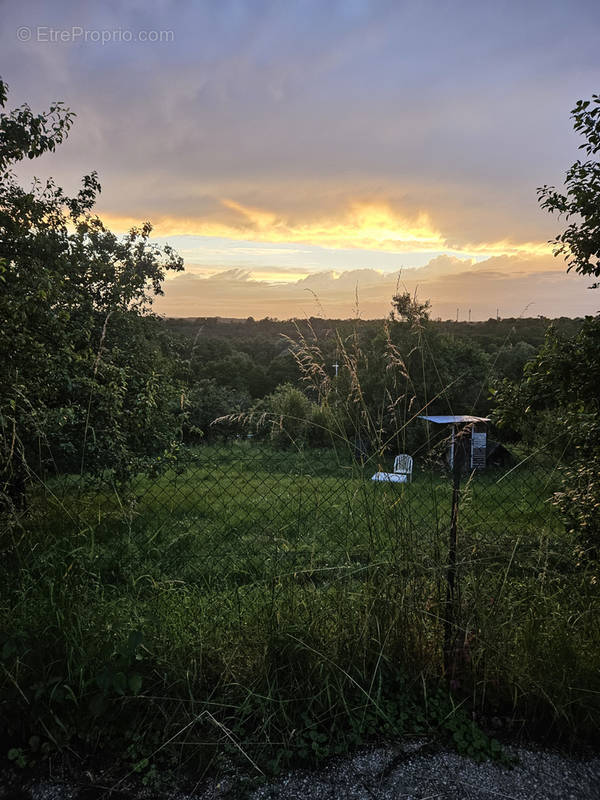 Terrain à FONTENOY-SUR-MOSELLE