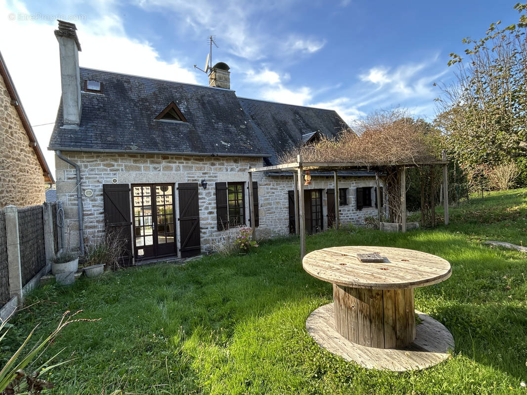 Maison à TREIGNAC