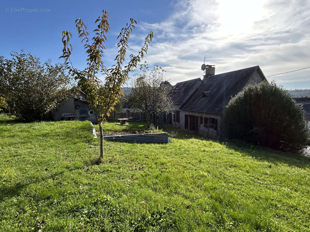 Maison à TREIGNAC