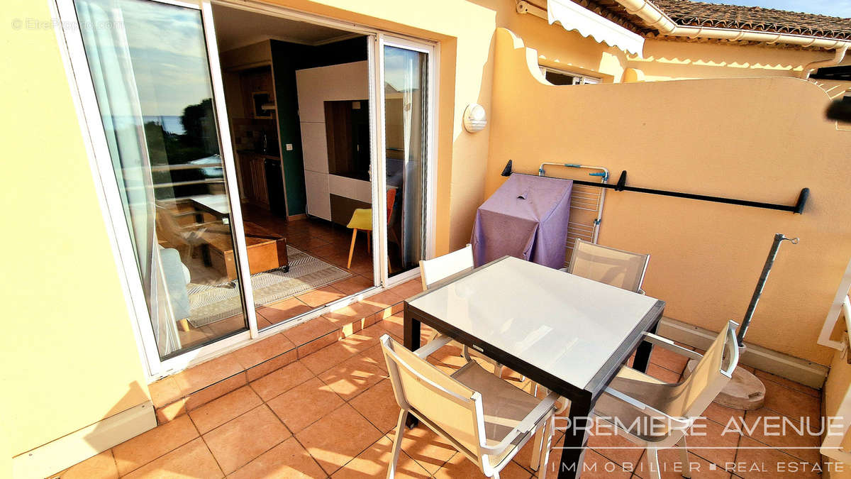 Appartement à ROQUEBRUNE-SUR-ARGENS