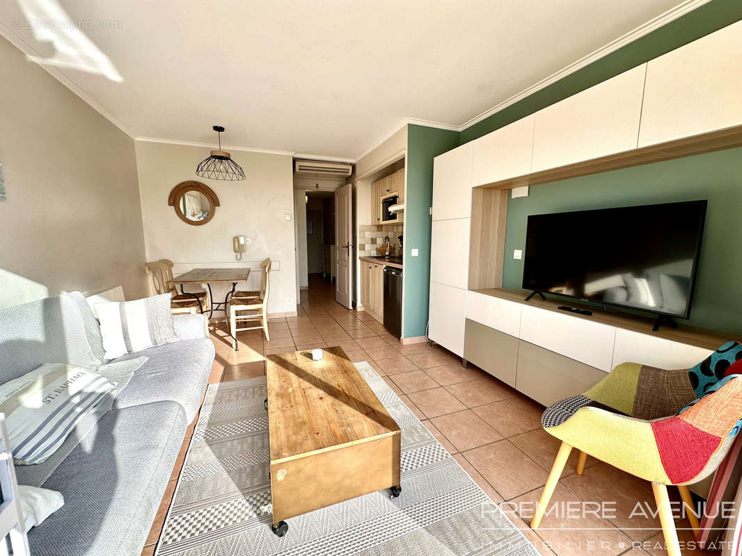 Appartement à ROQUEBRUNE-SUR-ARGENS