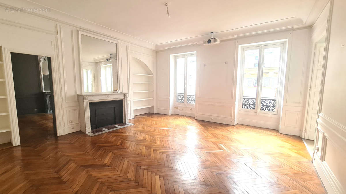 Appartement à PARIS-9E