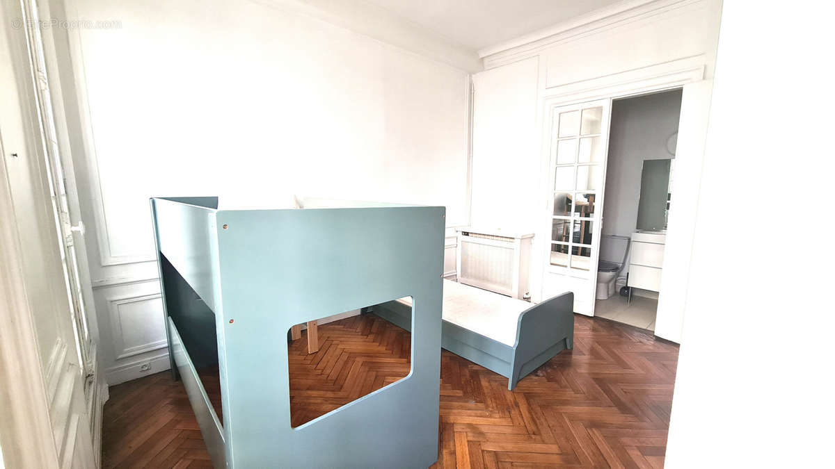 Appartement à PARIS-9E