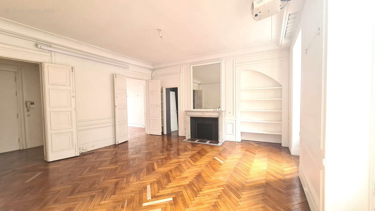 Appartement à PARIS-9E