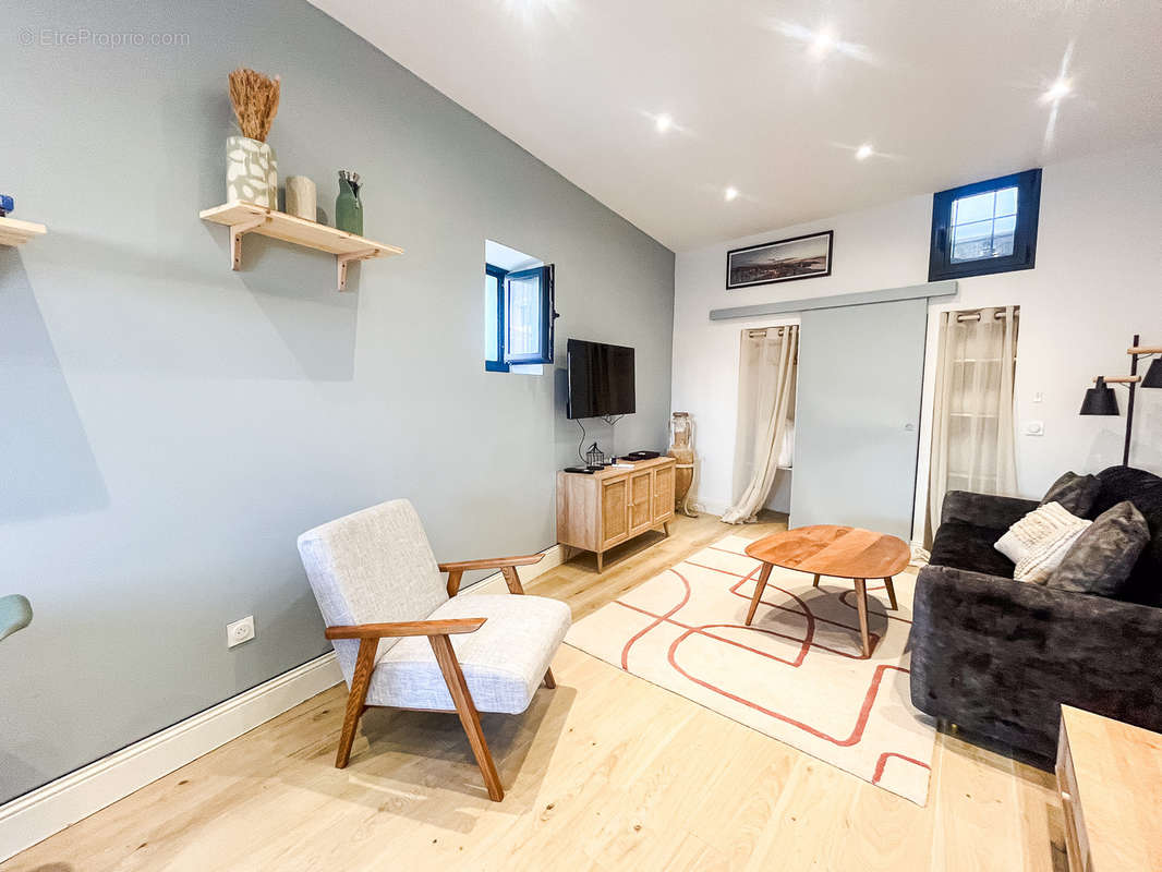 Appartement à MARSEILLE-8E