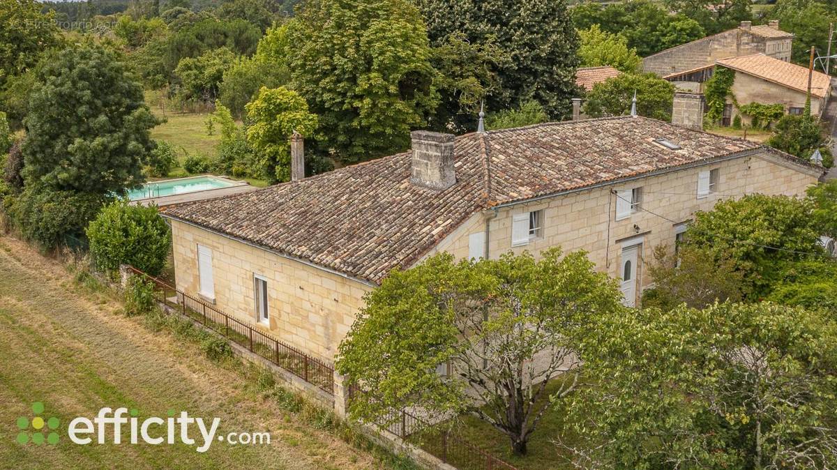 Maison à PORCHERES