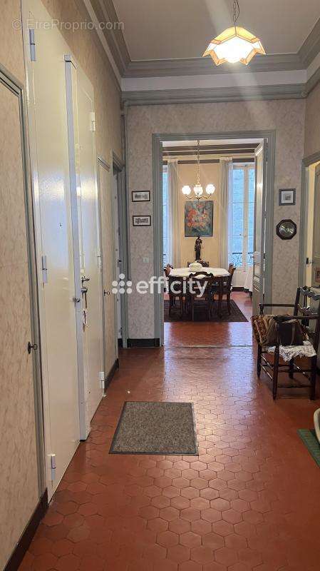 Appartement à MARSEILLE-6E