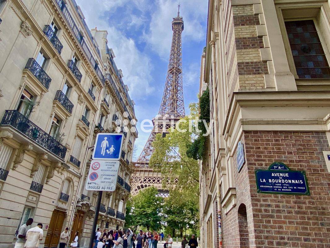 Appartement à PARIS-7E