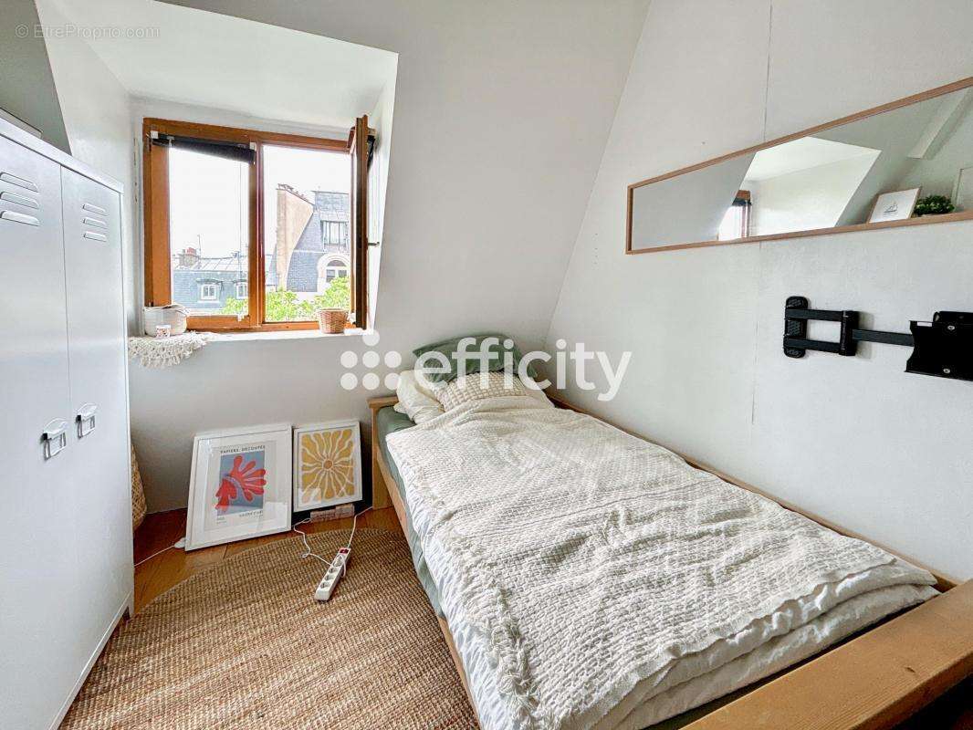 Appartement à PARIS-7E