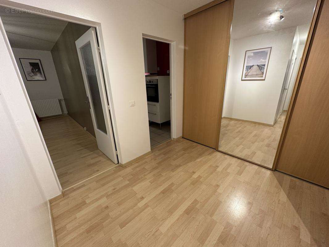 Appartement à MAGNY-LES-HAMEAUX