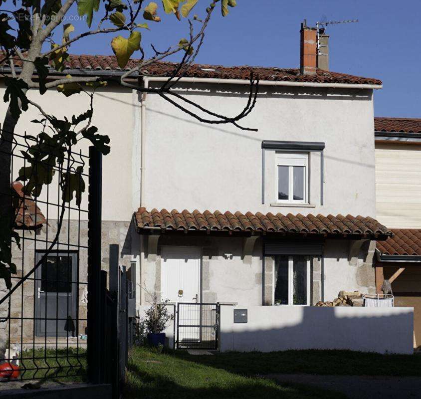 Maison à PANISSIERES