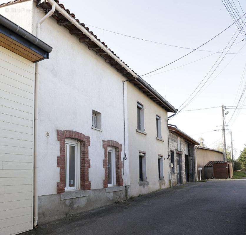 Maison à PANISSIERES