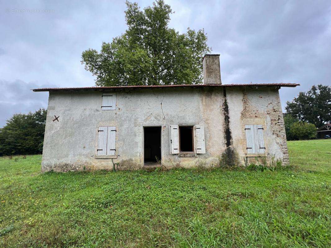 Maison à EXOUDUN